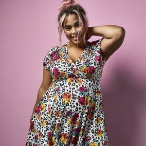 NWT Torrid Betsey Johnson White Leopard Floral Challis Fit & Flare Midi Dress
